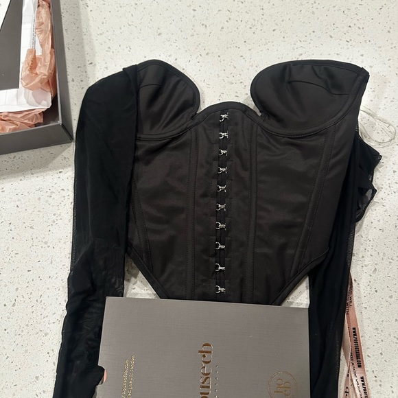 BLACK STRUCTURED CORSET - Picture 1 of 6